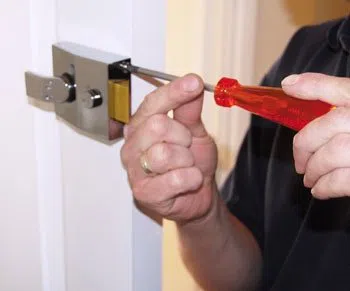 Super Locksmith Services Los Angeles, CA 310-819-4218 Super Locksmith Services Los Angeles, CA 310-819-4218 - 29-1